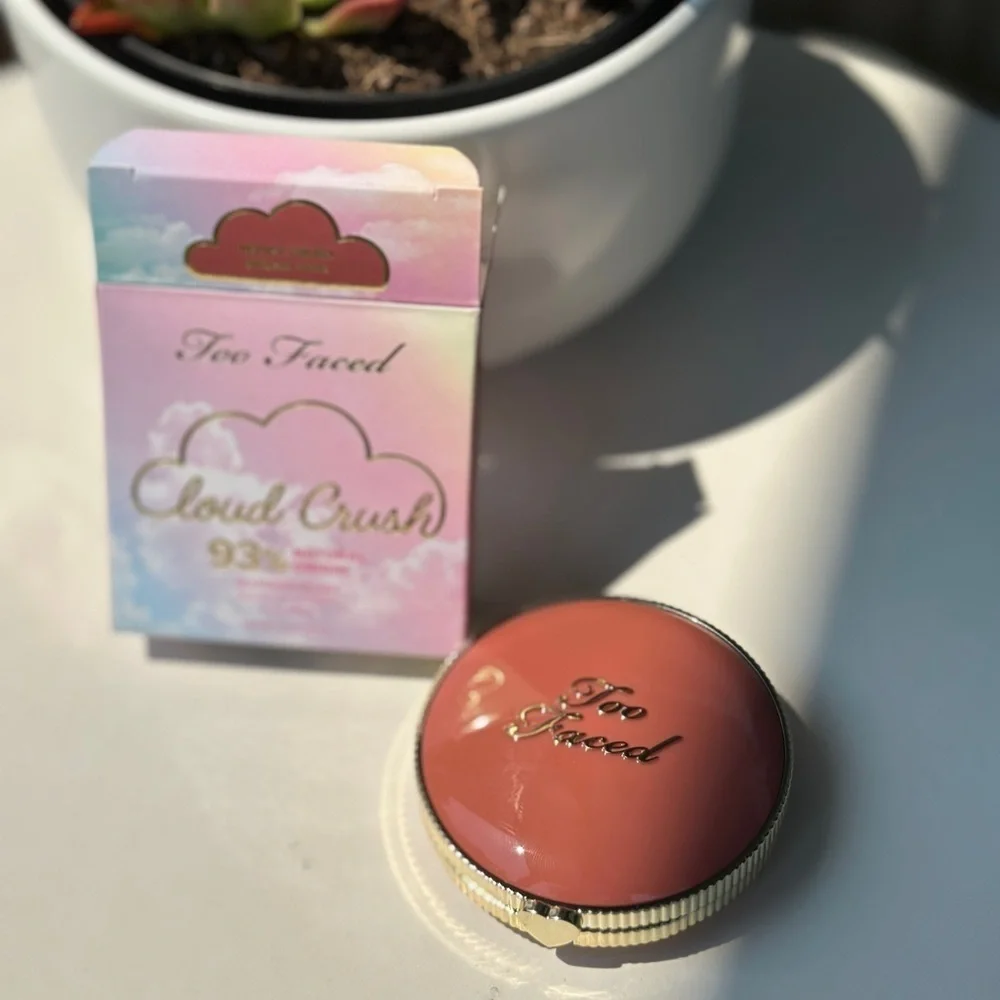 NEW Too Faced Cloud Crush Blurring Blush